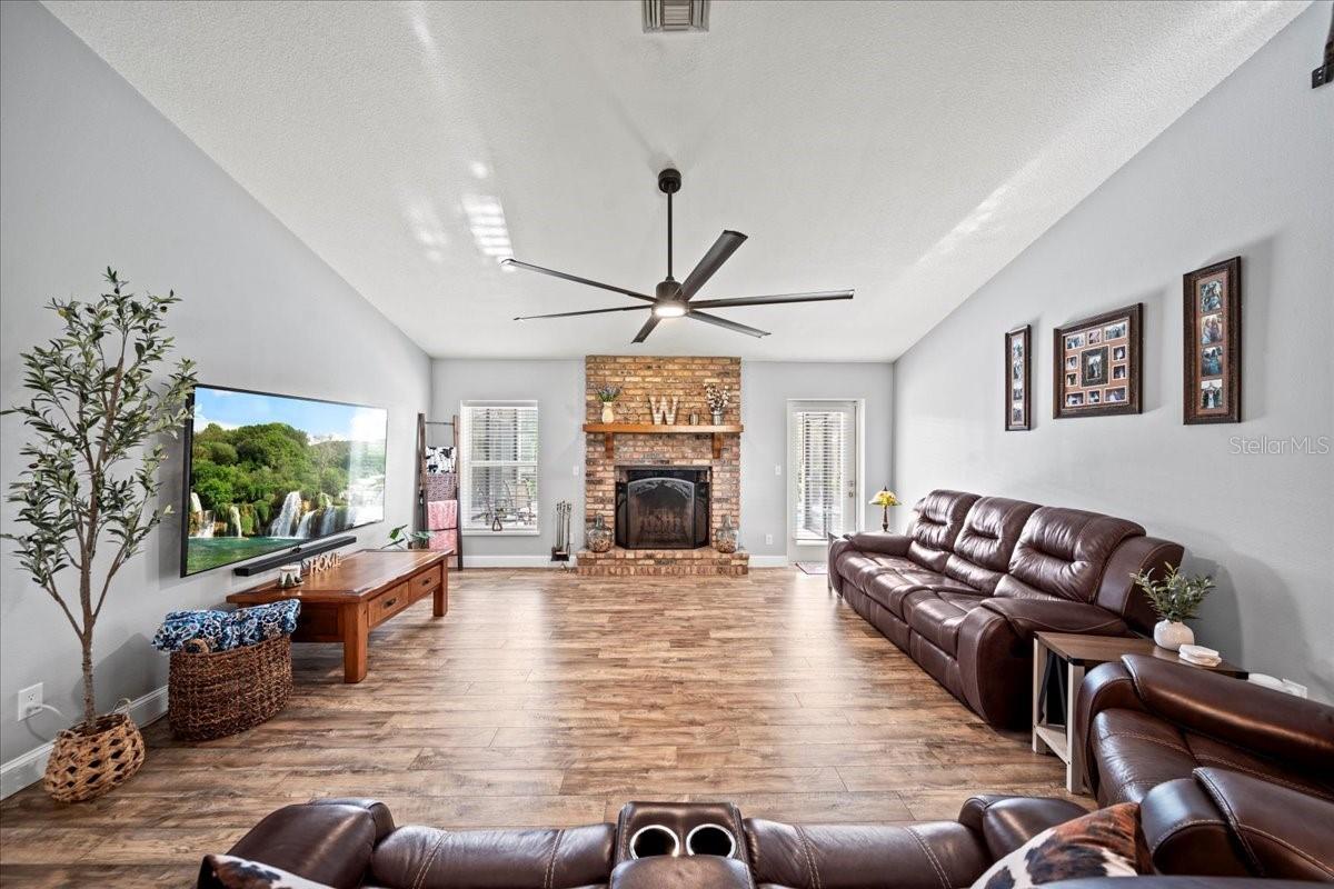 Single Family Residence in DADE CITY FL 9912 PINE LEAF LANE 6.jpg