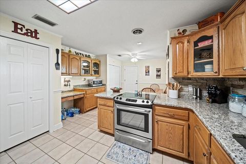 Single Family Residence in DADE CITY FL 9912 PINE LEAF LANE 15.jpg