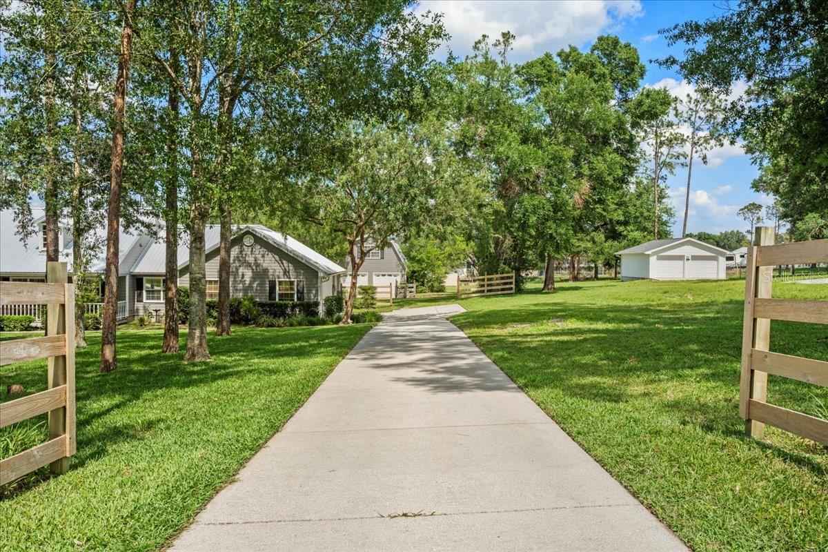 Single Family Residence in DADE CITY FL 9912 PINE LEAF LANE 39.jpg