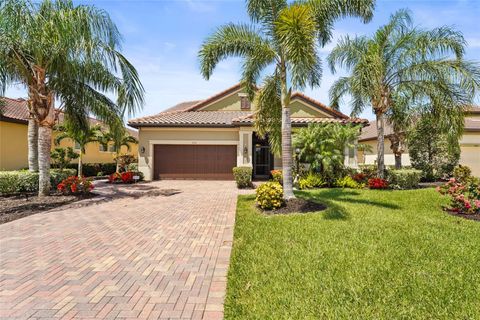 Single Family Residence in LAKEWOOD RANCH FL 4716 ROYAL DORNOCH CIRCLE.jpg