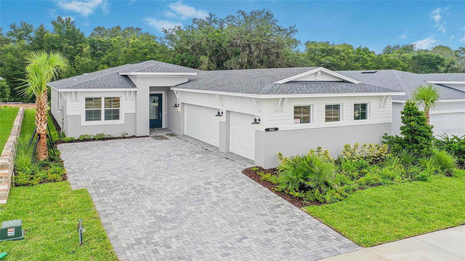 944 Club Cresswind Dr, Lady Lake, FL 32159