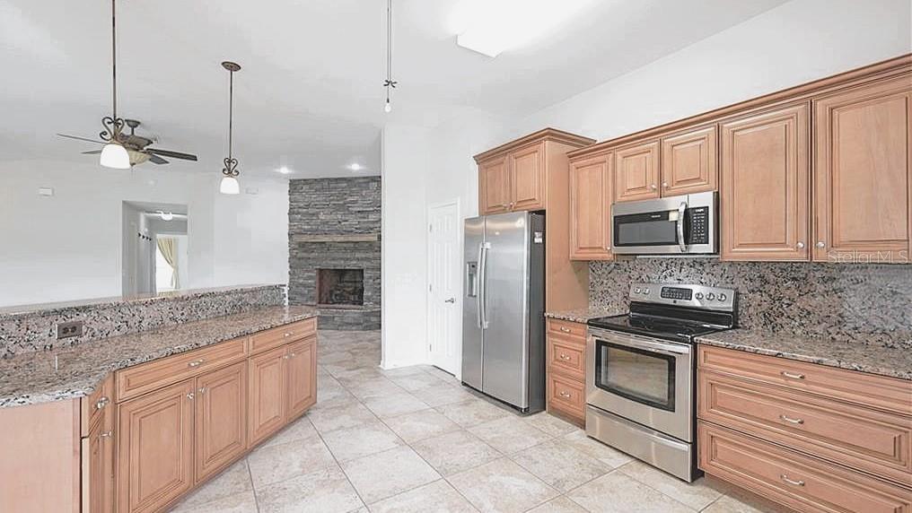521 W Hillwood Path, Beverly Hills, FL 34465 photo