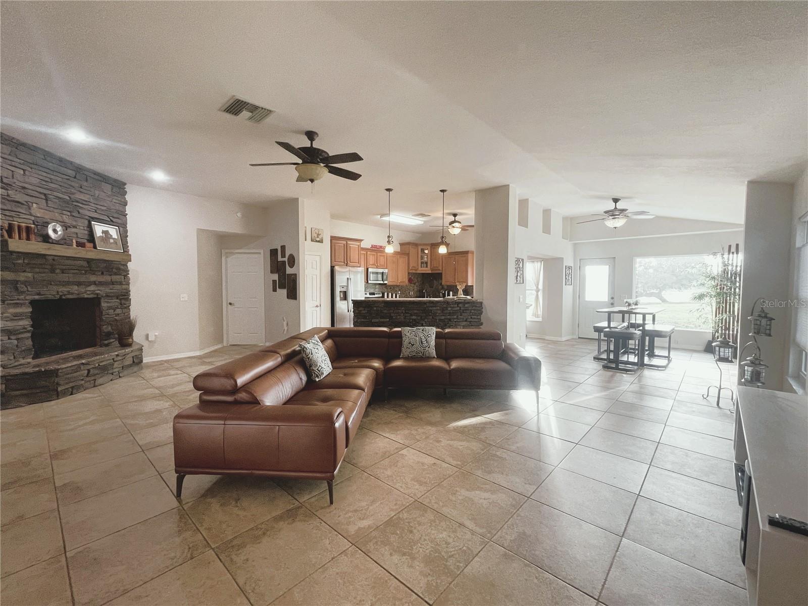521 W Hillwood Path, Beverly Hills, FL 34465 photo