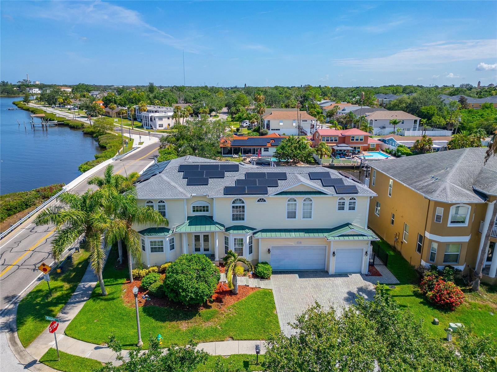 339 Manatee Ln, Tarpon Springs, FL 34689 photo