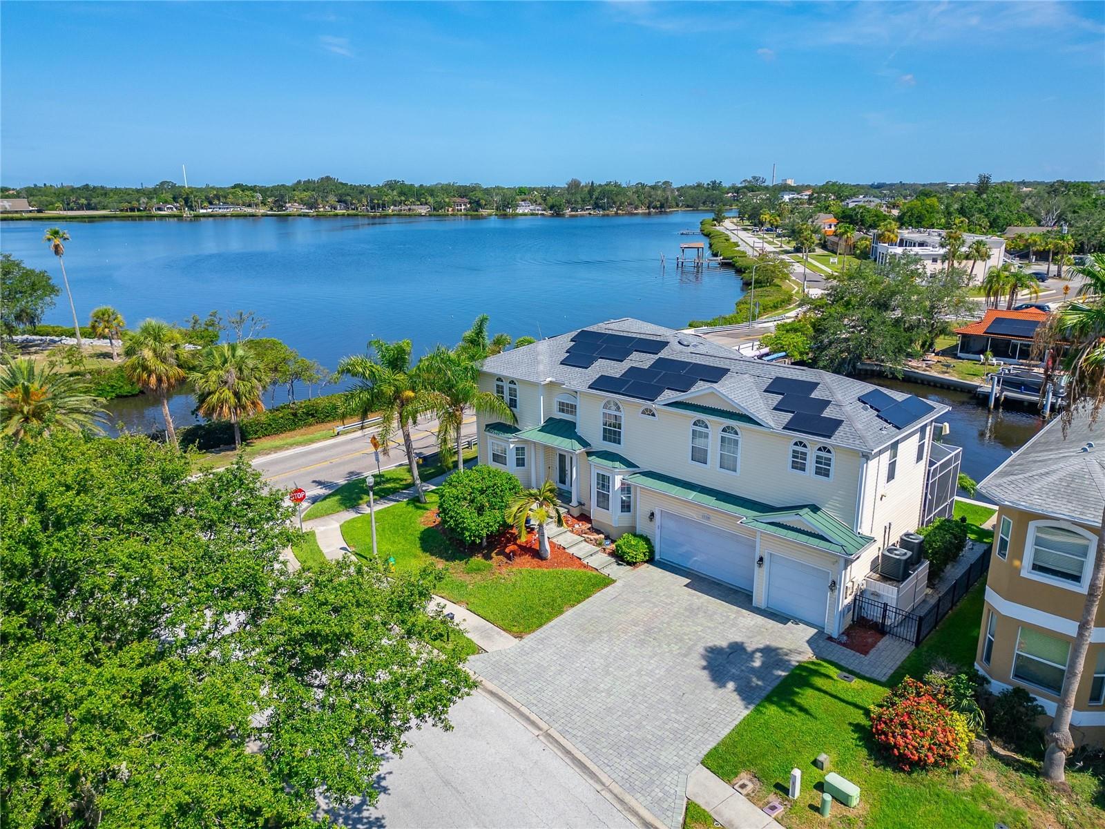 339 Manatee Ln, Tarpon Springs, FL 34689 photo