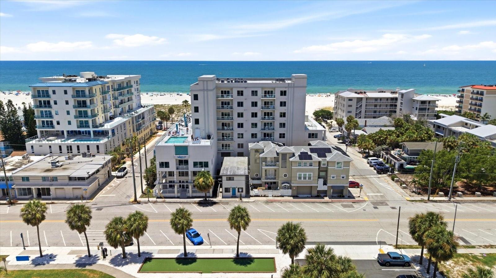 24 Avalon St, Clearwater Beach, FL 33767