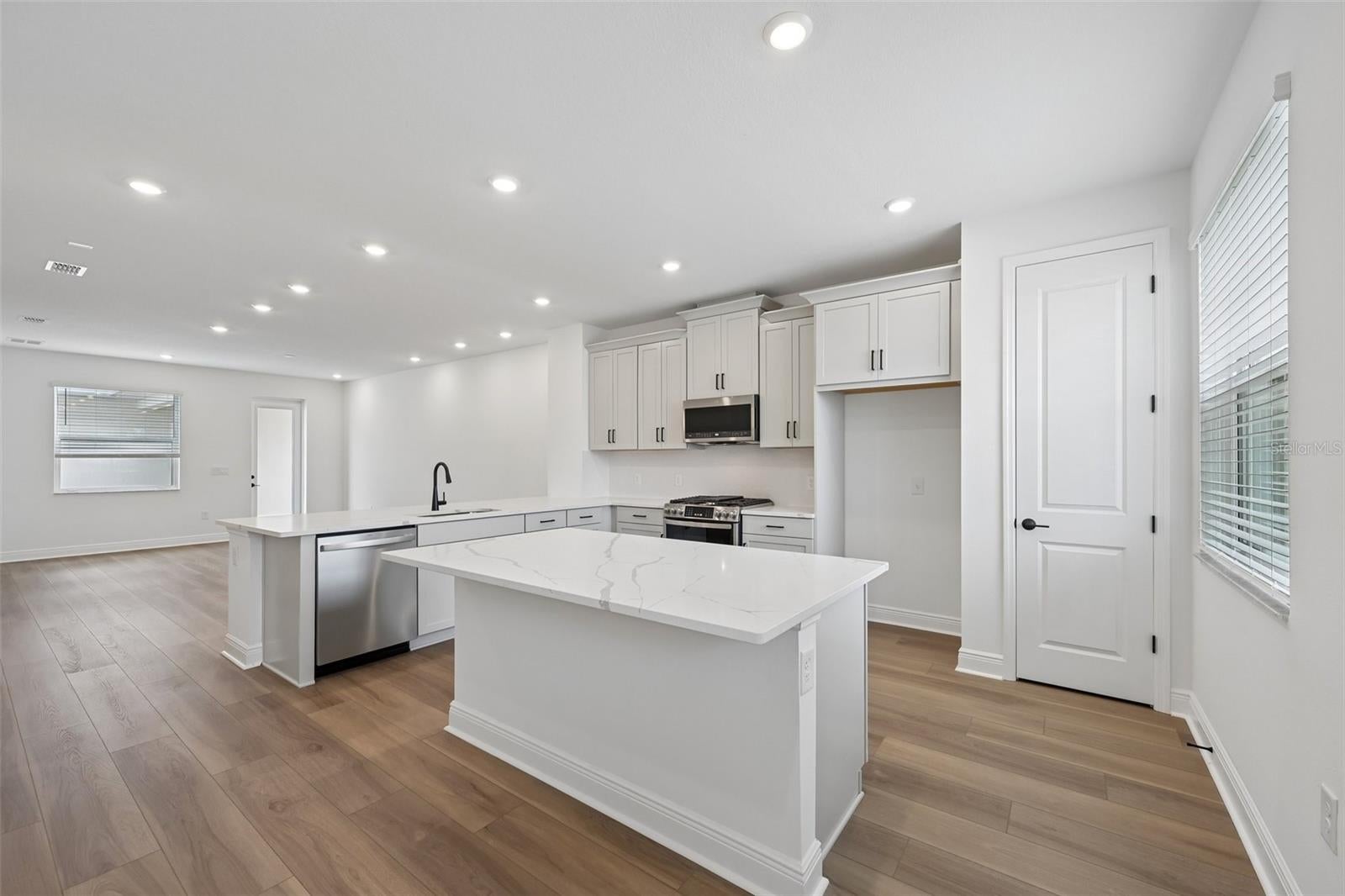 8229 Seaflower Pkwy, Bradenton, FL 34210 photo
