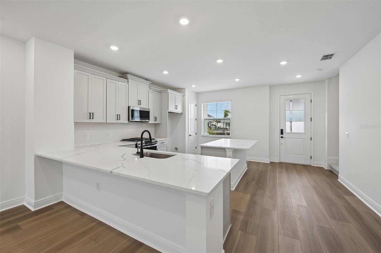8229 Seaflower Pkwy, Bradenton, FL 34210 photo