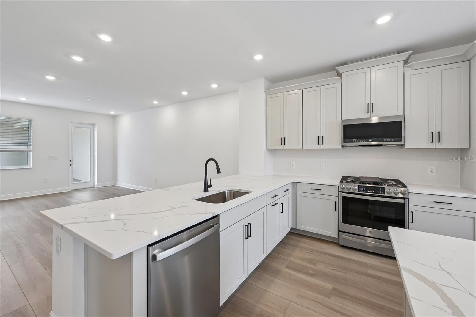 8229 Seaflower Pkwy, Bradenton, FL 34210 photo