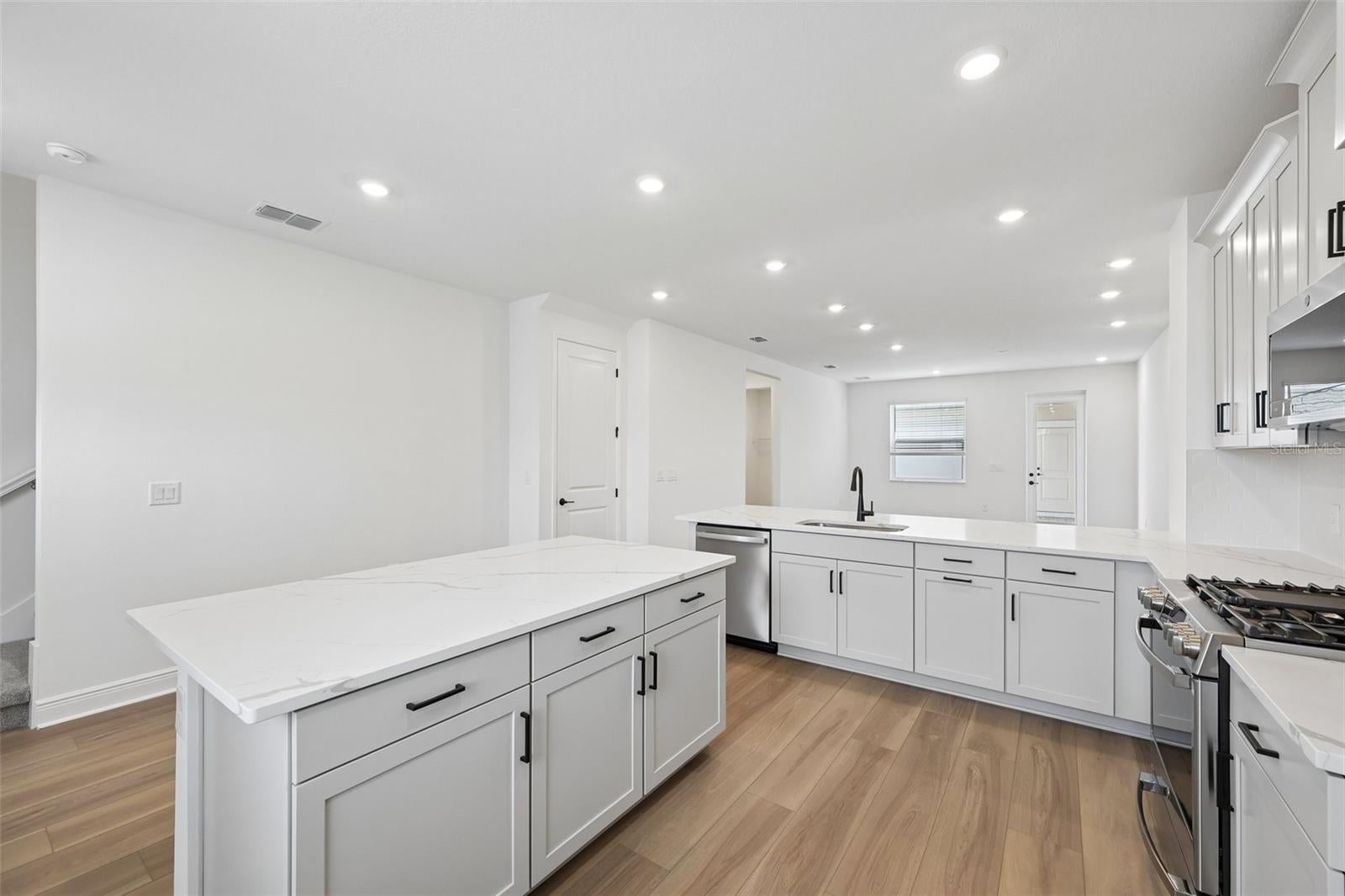 8229 Seaflower Pkwy, Bradenton, FL 34210 photo