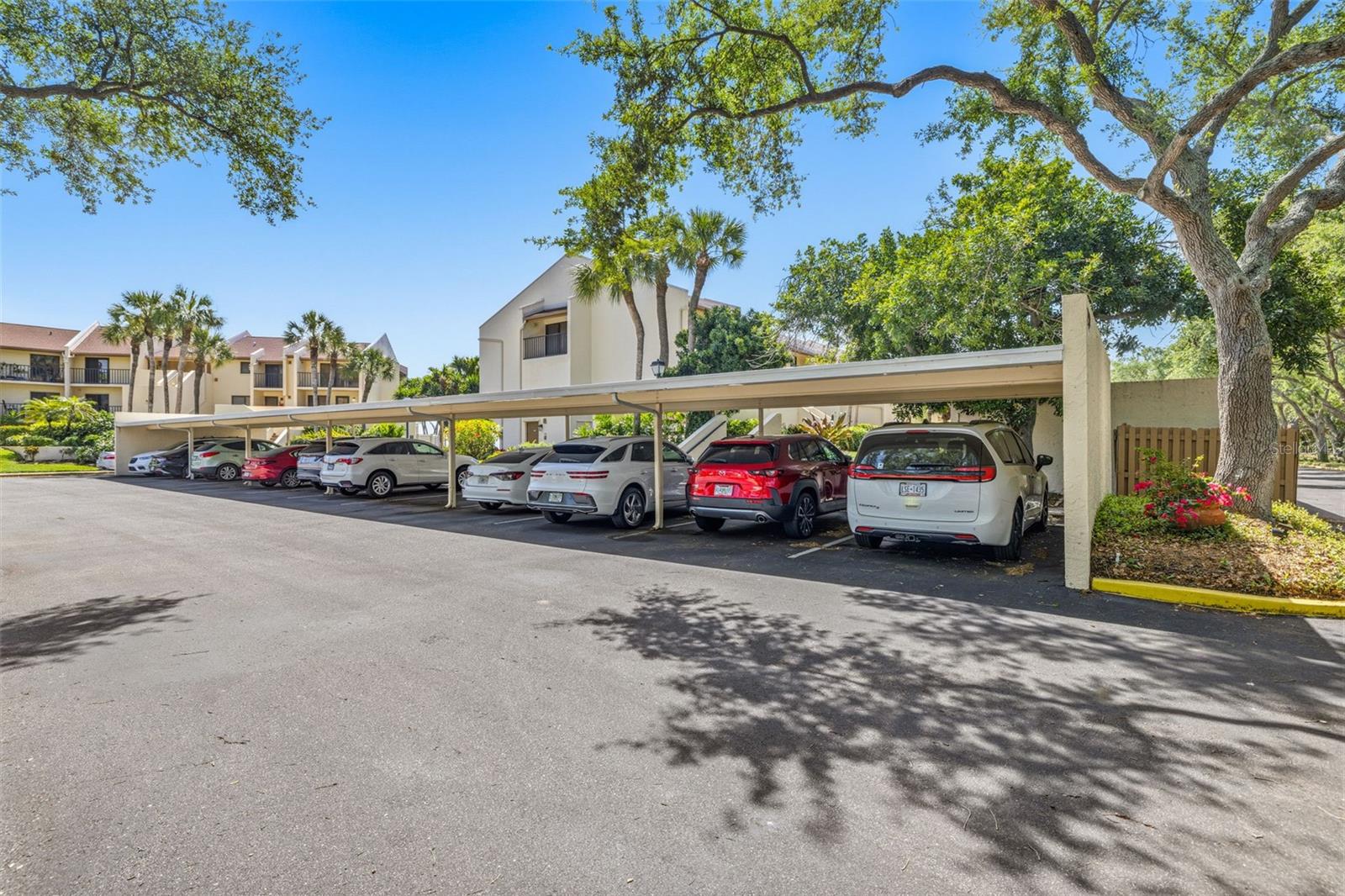 7520 Sunshine Skyway Ln #T 22, Saint Petersburg, FL 33711 photo