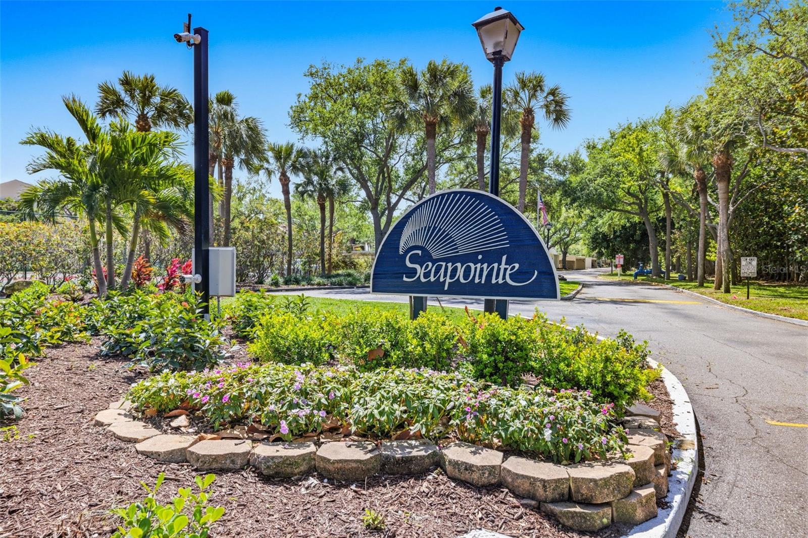 7520 Sunshine Skyway Ln #T 22, Saint Petersburg, FL 33711 photo