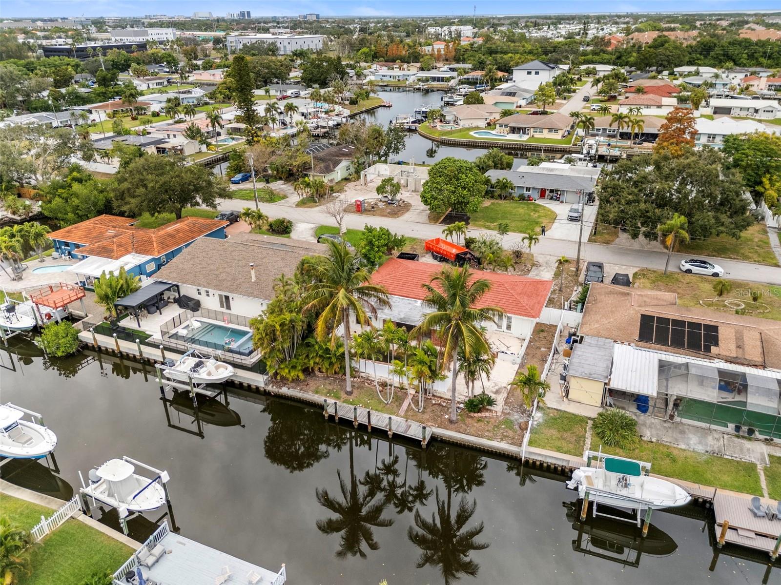 9570 Sun Isle Dr, Saint Petersburg, FL 33702 photo