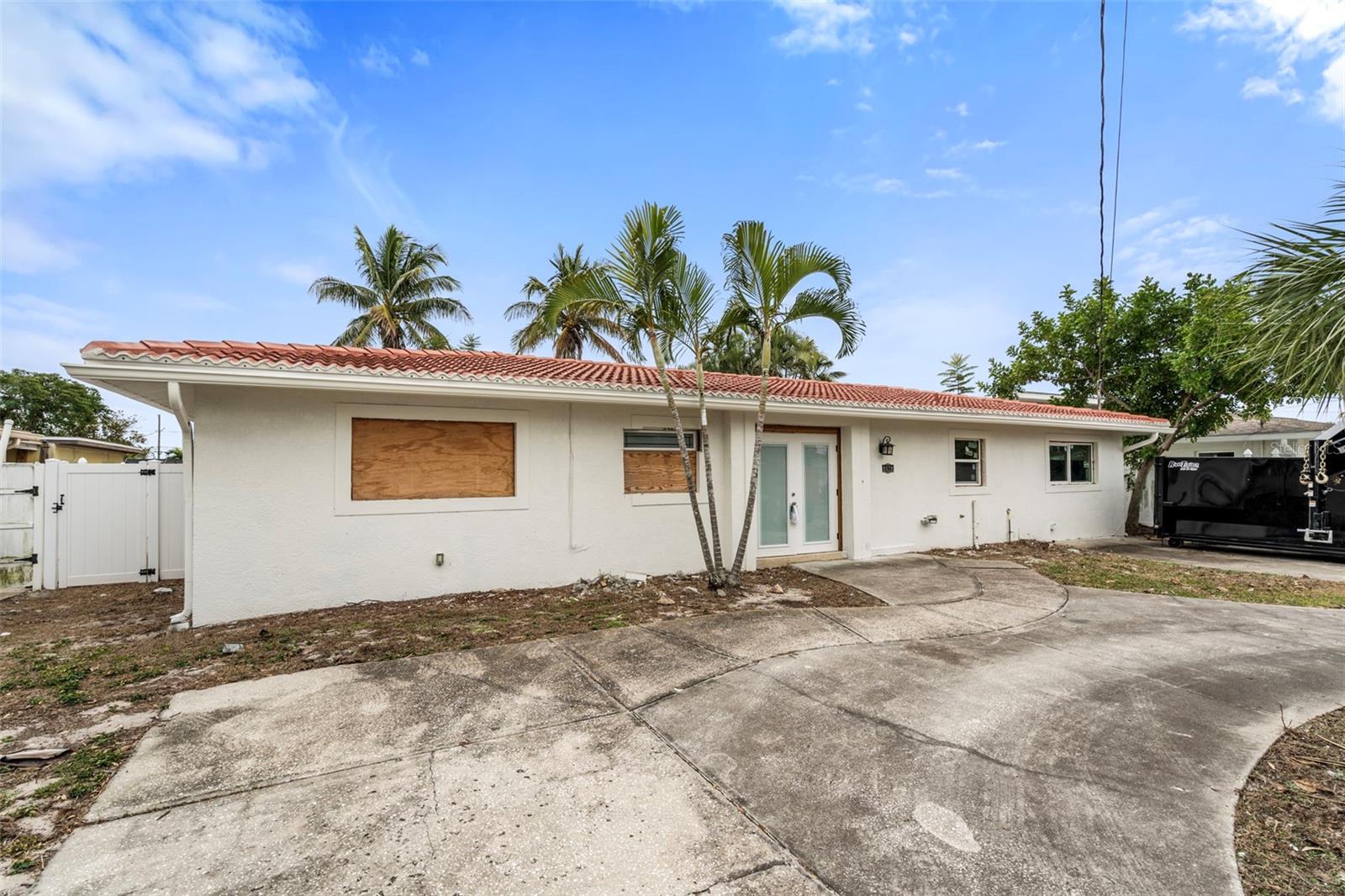 9570 Sun Isle Dr, Saint Petersburg, FL 33702
