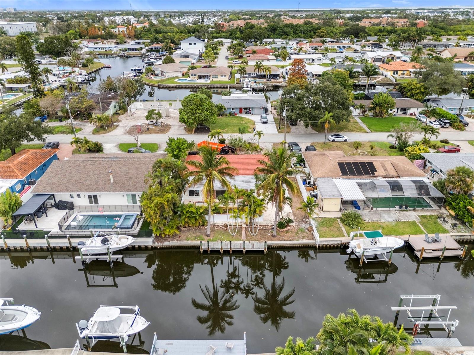 9570 Sun Isle Dr, Saint Petersburg, FL 33702 photo