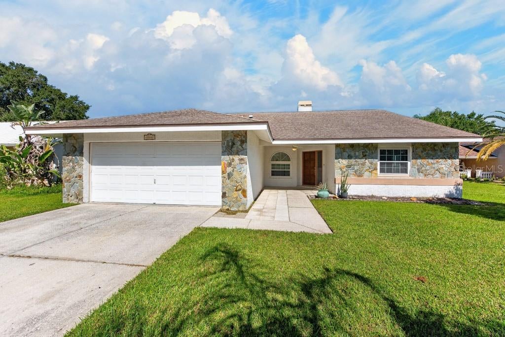 12007 Misty Brook Ct, Tampa, FL 33635