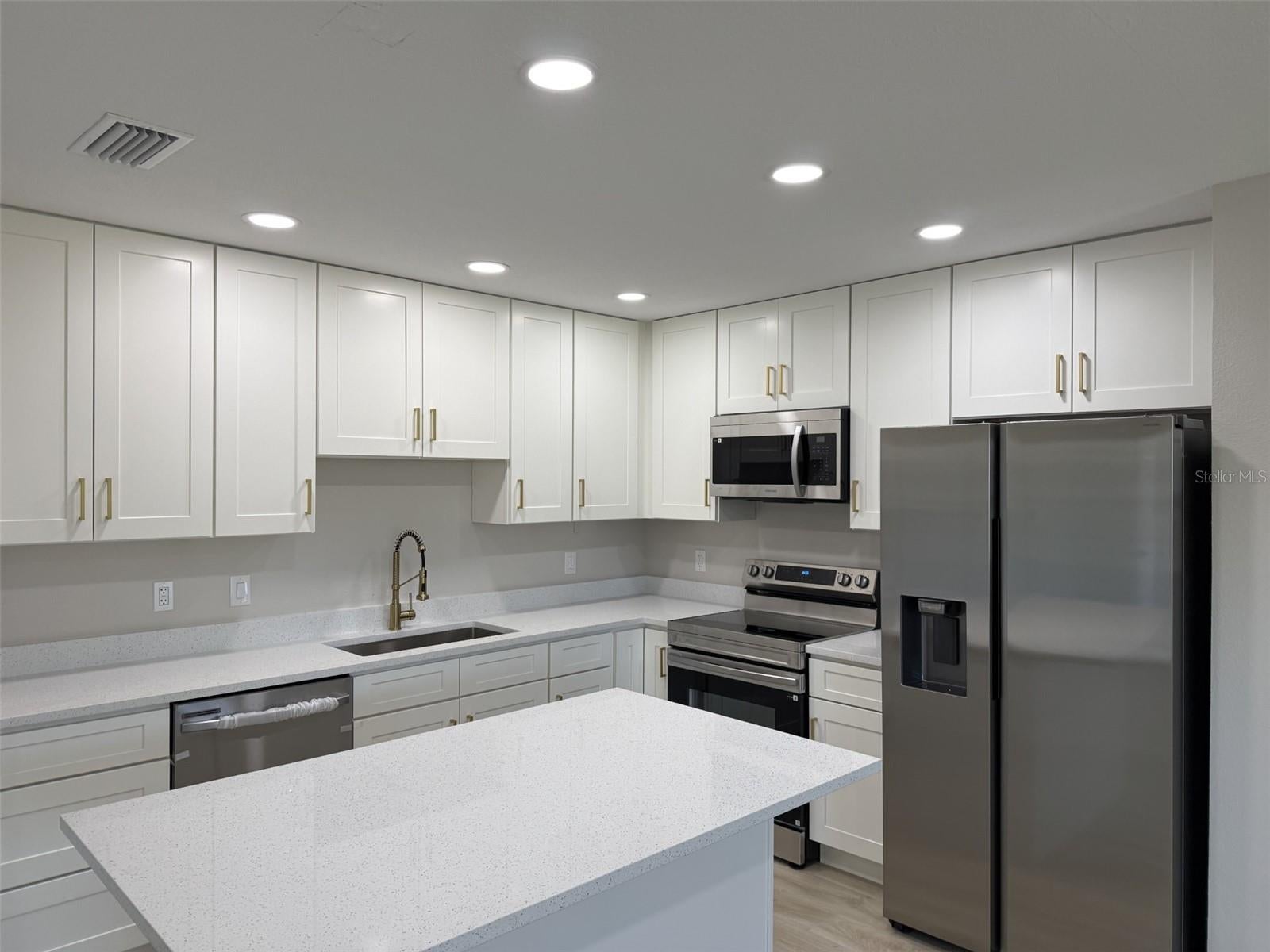6224 7 Avenue Dr, Bradenton, FL 34209 photo
