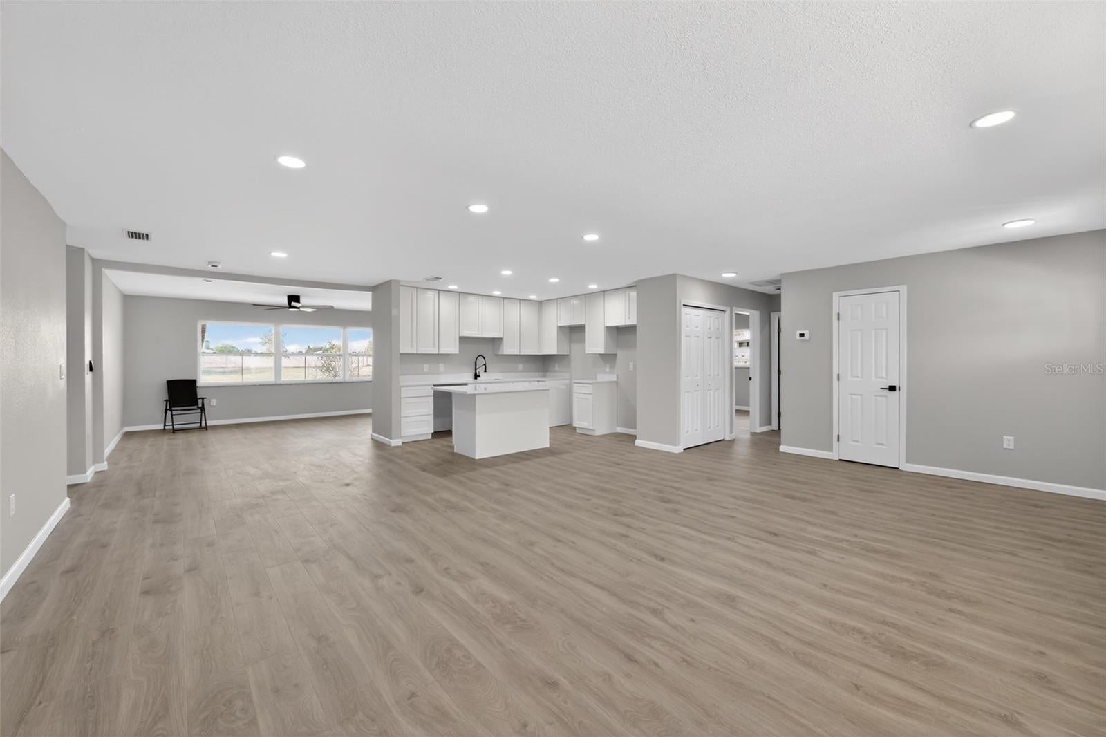 6224 7 Avenue Dr, Bradenton, FL 34209 photo