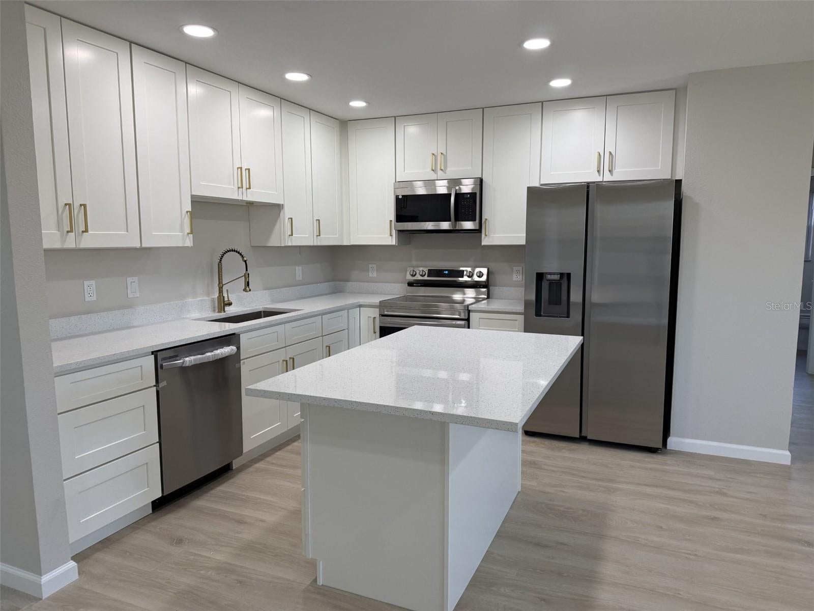 6224 7 Avenue Dr, Bradenton, FL 34209 photo