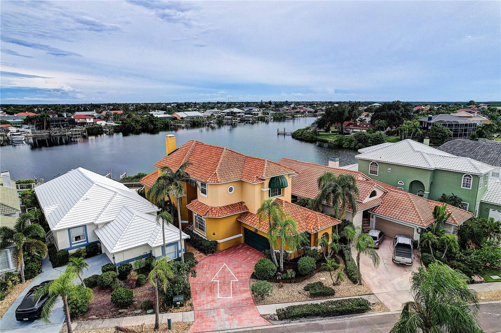 852 Symphony Isles Blvd, Apollo Beach, FL 33572