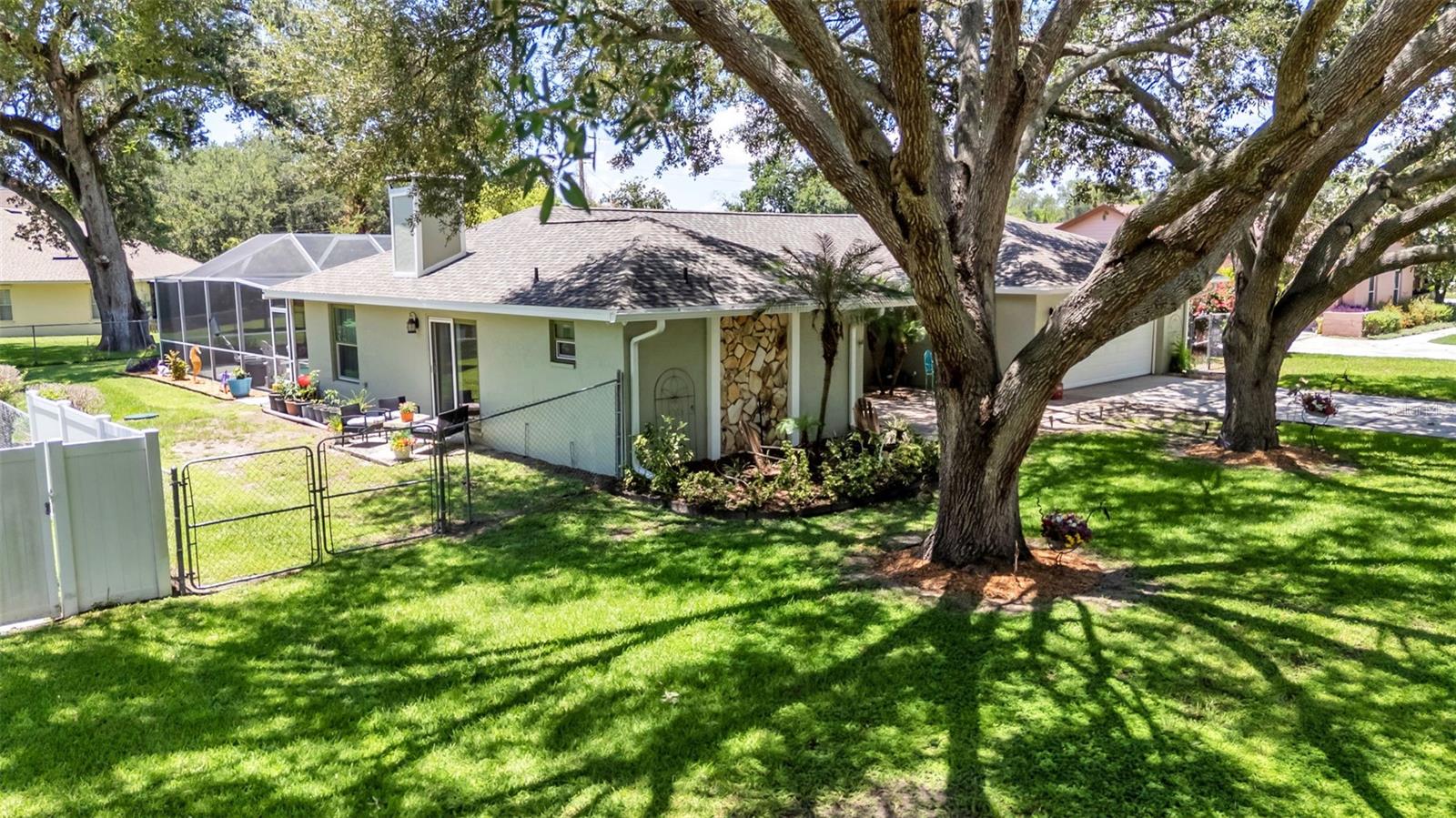 422 Willow Run, Lakeland, FL 33813 photo