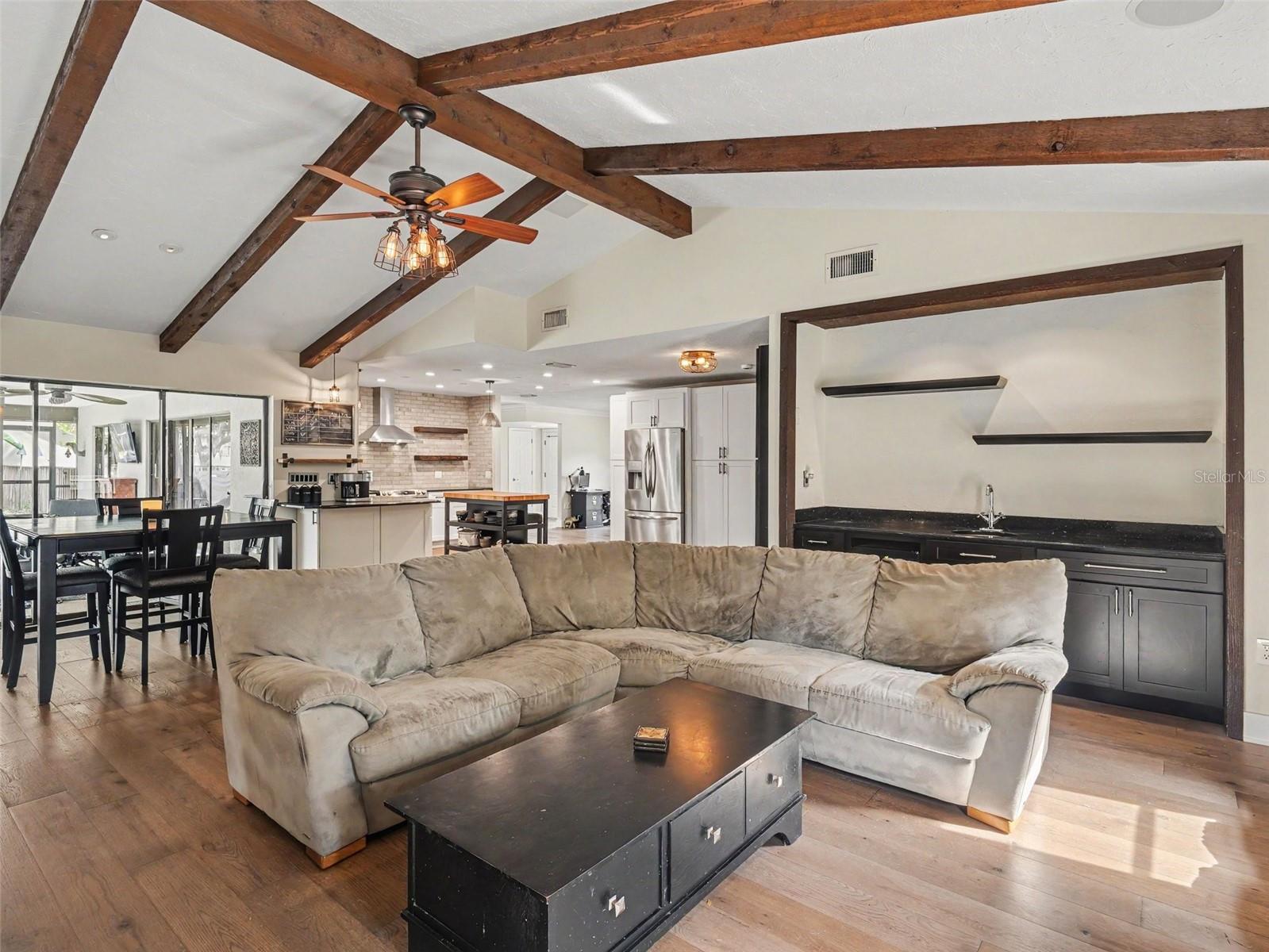 3911 Country View Cir, Sarasota, FL 34233 photo