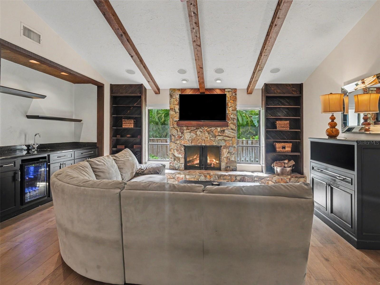 3911 Country View Cir, Sarasota, FL 34233 photo