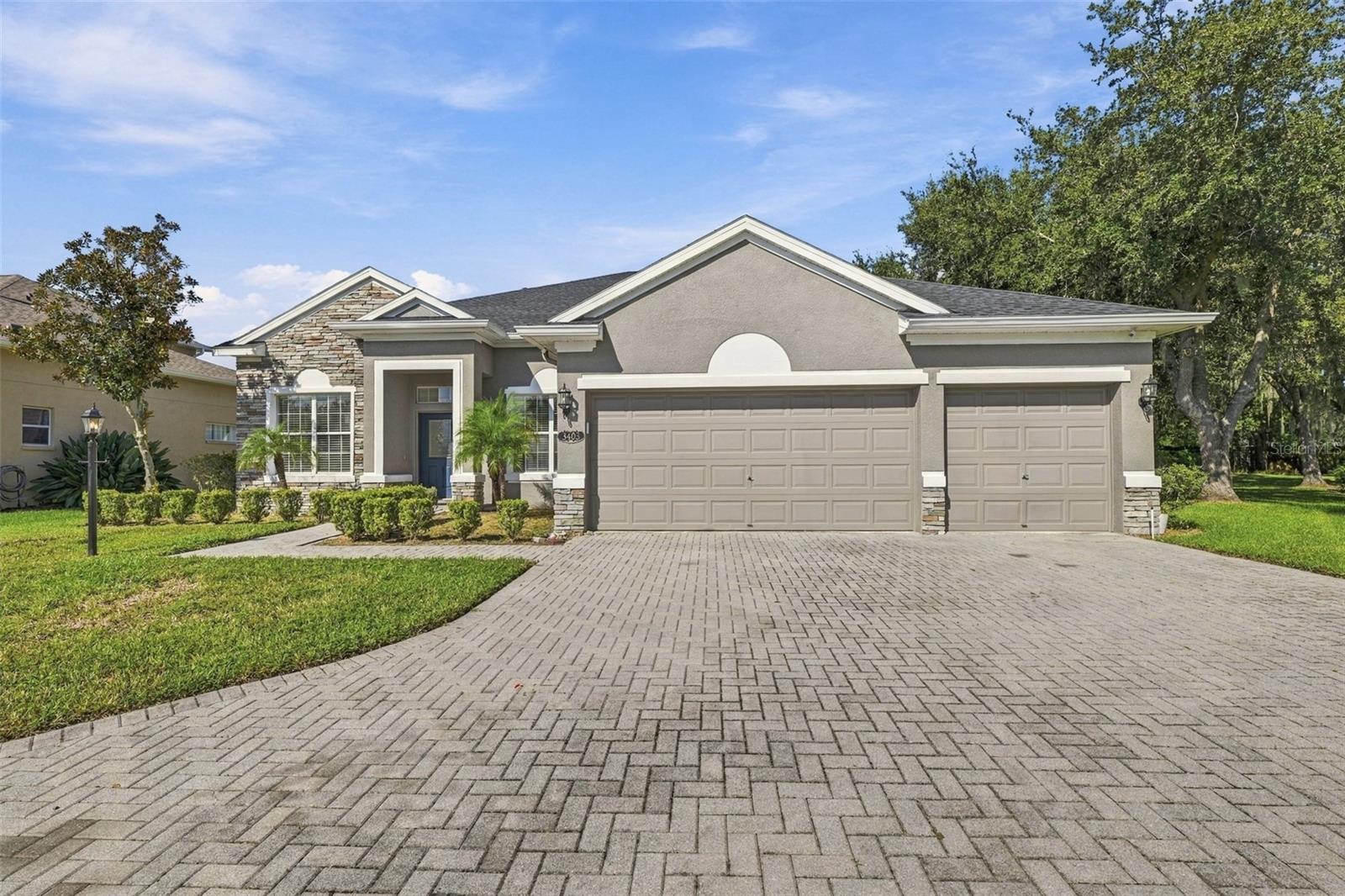 3403 Walden Reserve Dr, Plant City, FL 33566