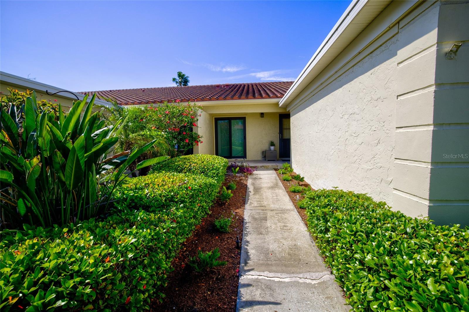 10134 Regal Dr, Largo, FL 33774