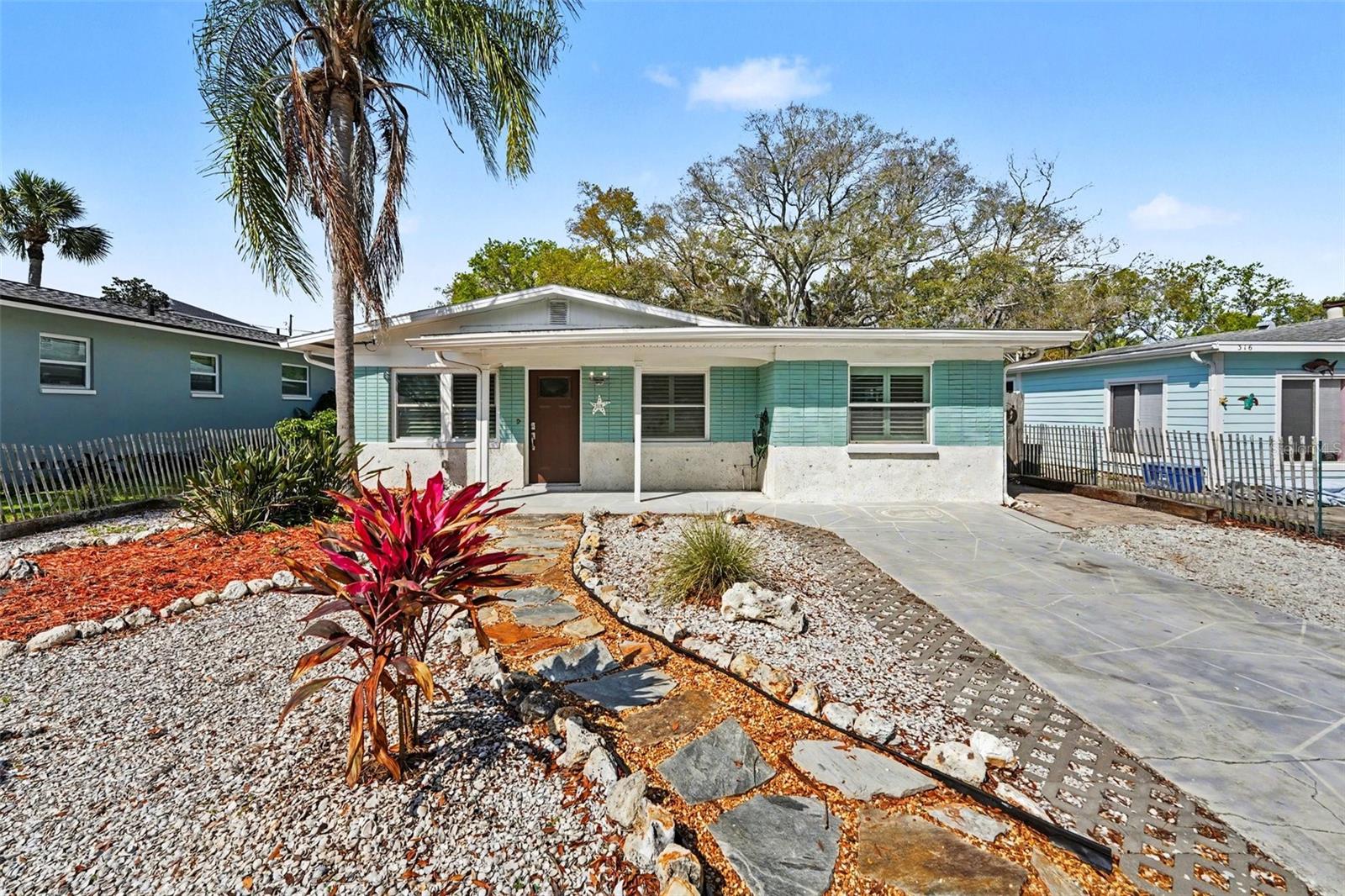 318 Bath St, Tarpon Springs, FL 34689