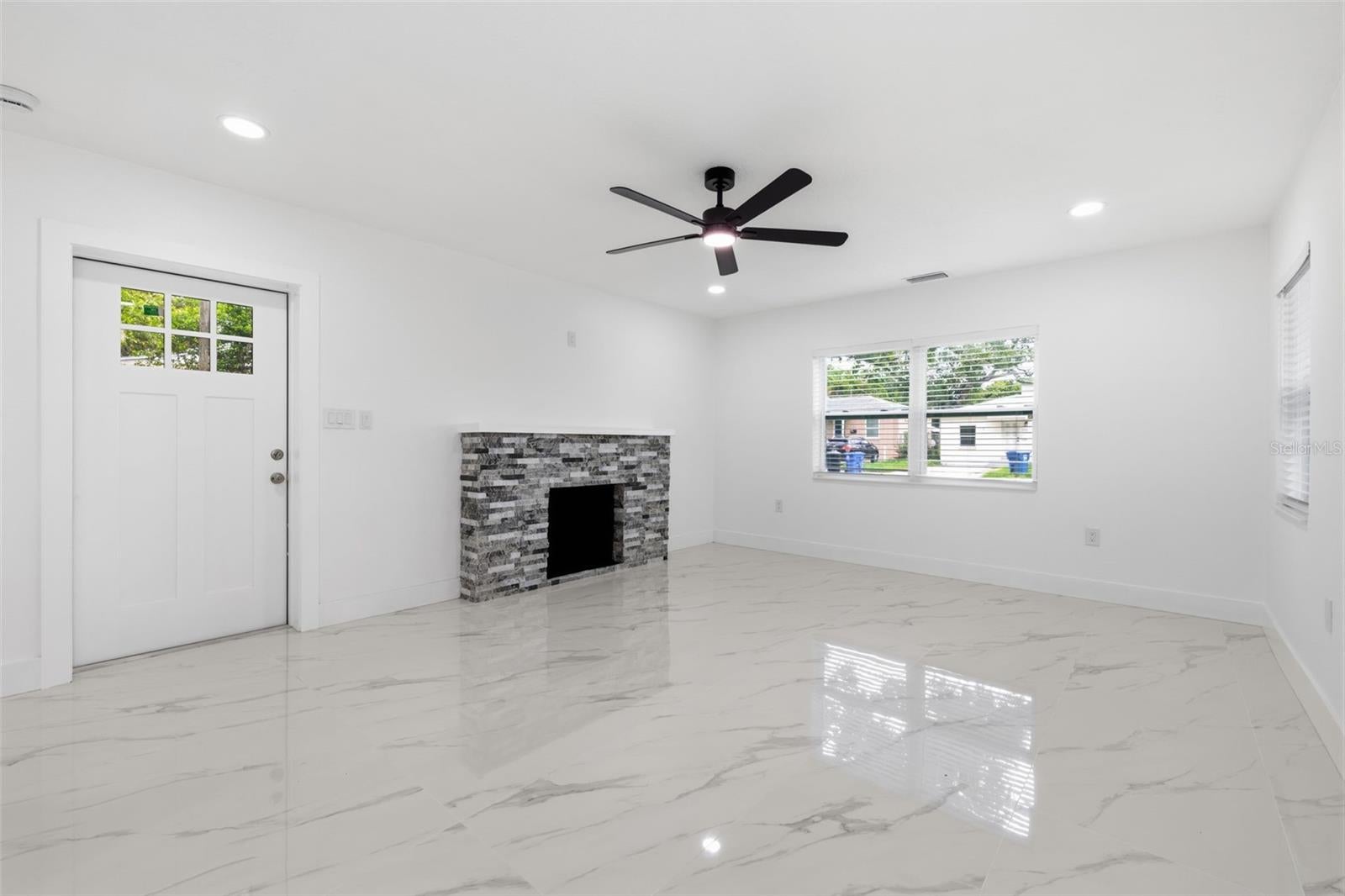 2535 19 St, Saint Petersburg, FL 33712 photo