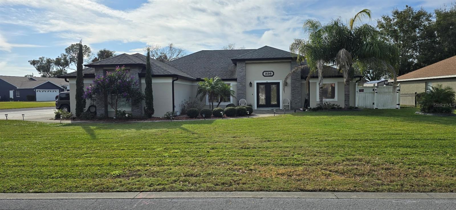 336 Lakecrest Dr, Tavares, FL 32778