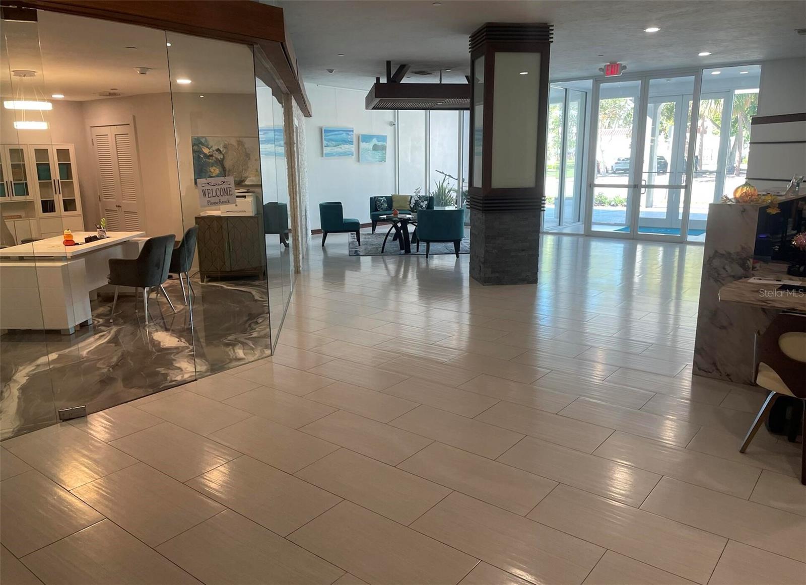 101 S Gulfstream Ave #10 B, Sarasota, FL 34236 photo