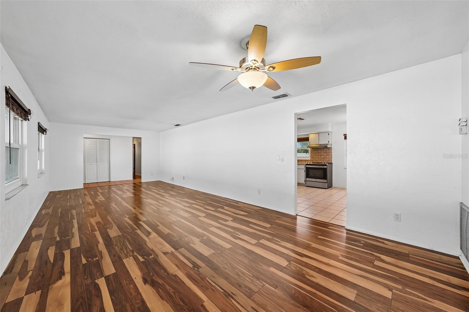 144 8 Ave, Saint Petersburg, FL 33701 photo
