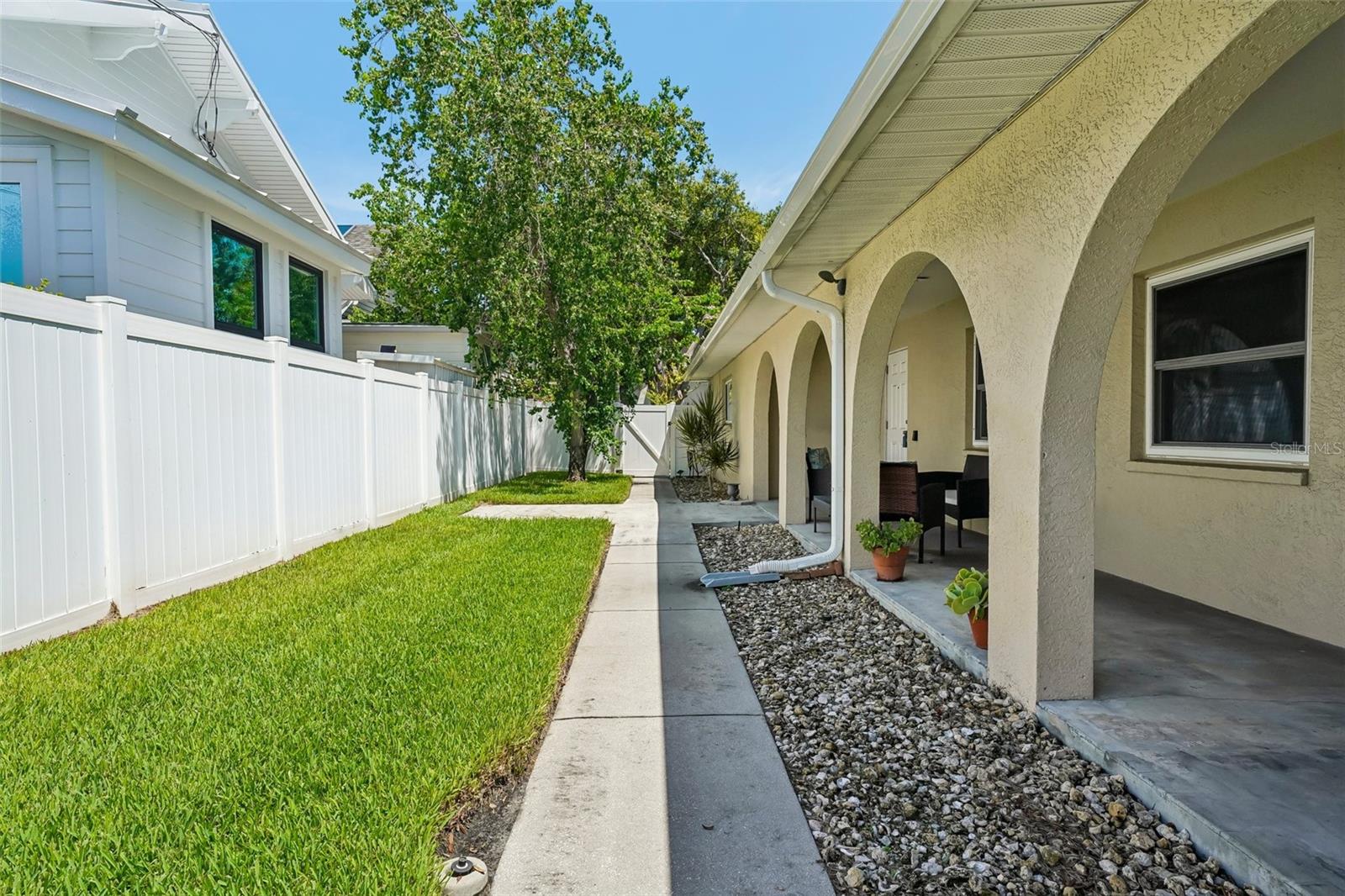 144 8 Ave, Saint Petersburg, FL 33701 photo
