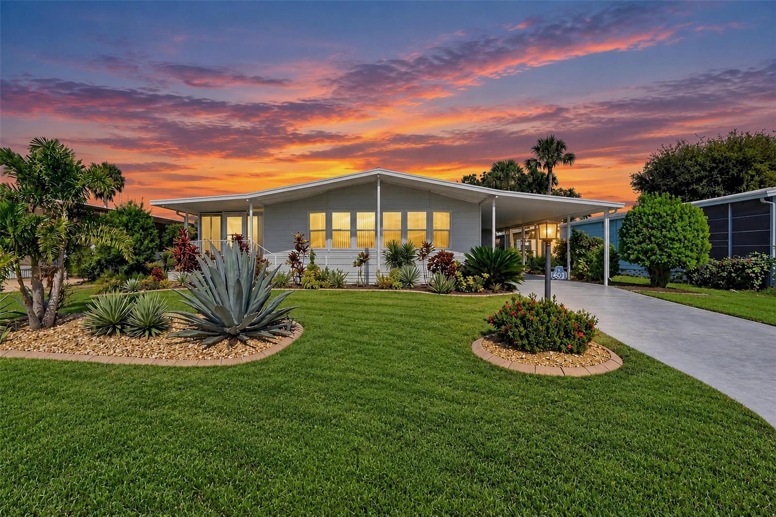 8534 Imperial Cir, Palmetto, FL 34221