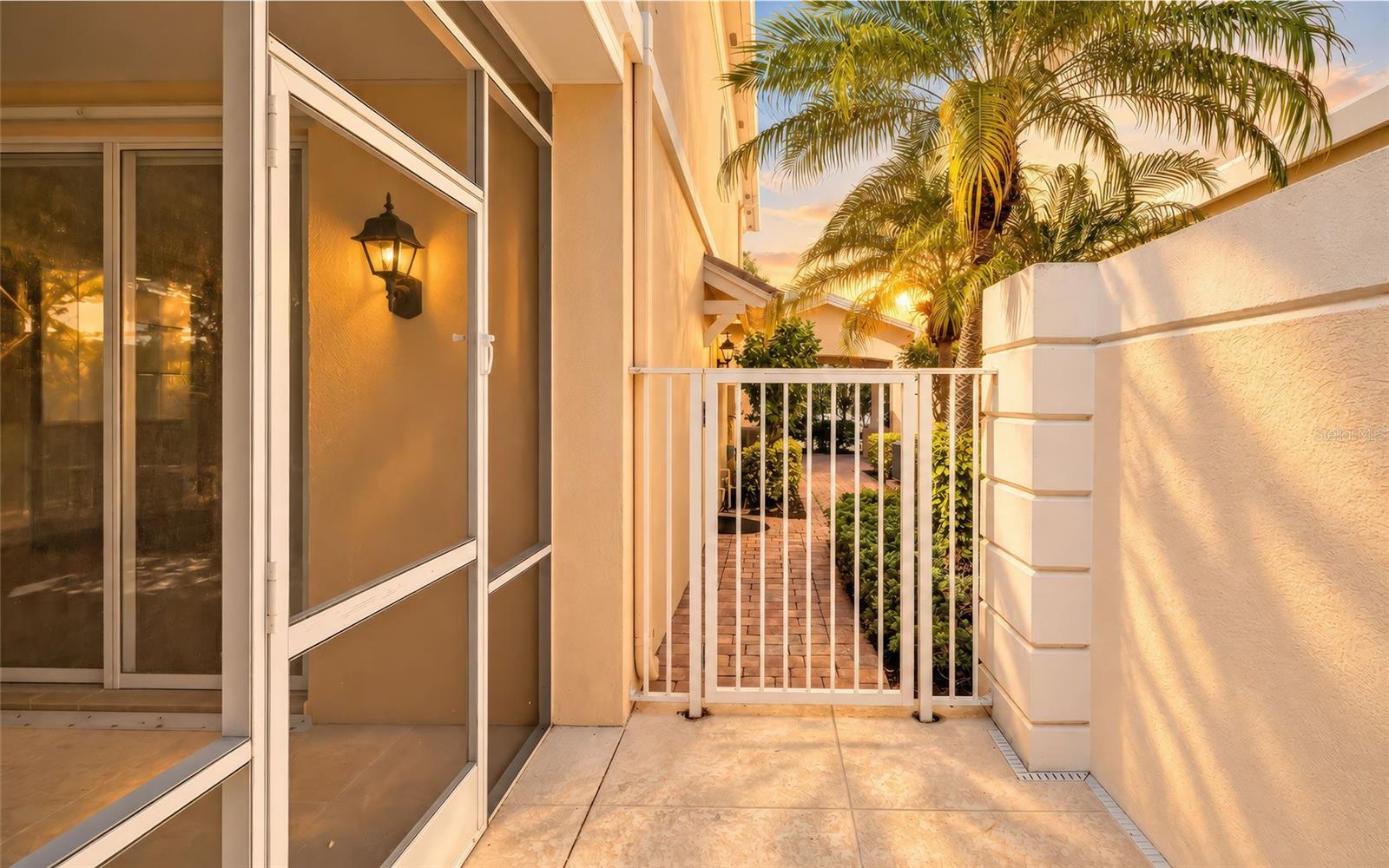 7632 Bergamo Ave, Sarasota, FL 34238 photo