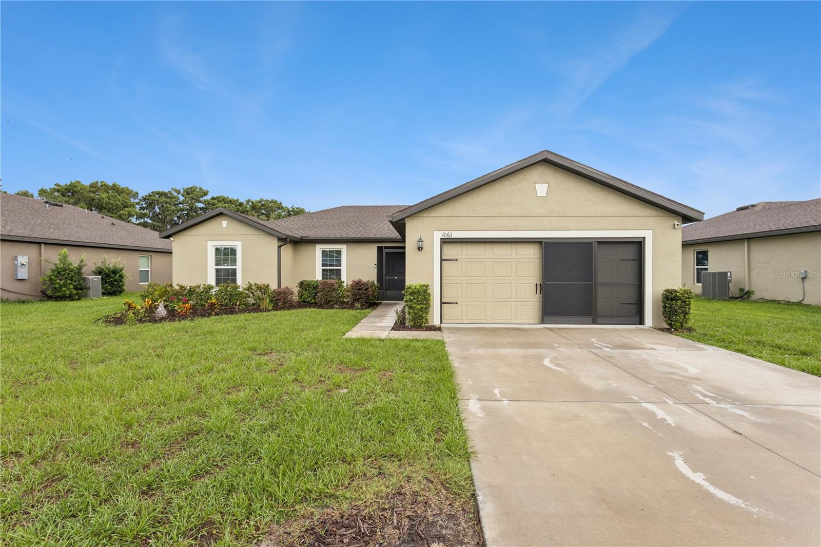 1063 Lake Arbor Ct, Tavares, FL 32778