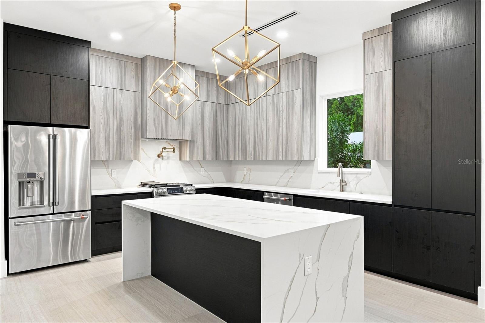 731 42 St, Sarasota, FL 34234 photo
