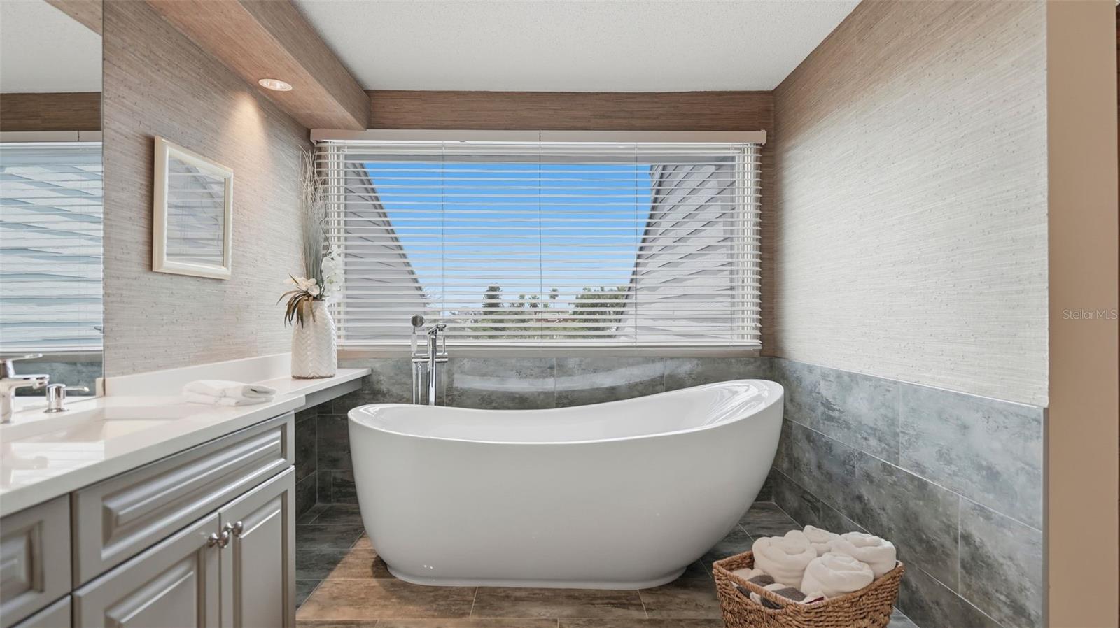 910 Pinellas Bayway #201, Tierra Verde, FL 33715 photo