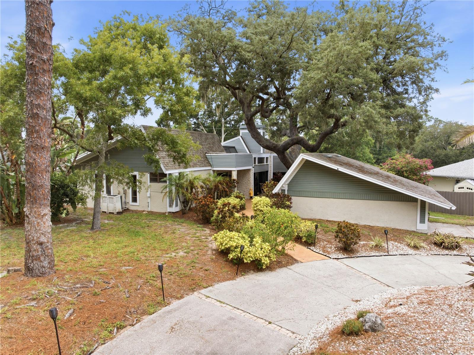 2860 Briarwood Ln, Palm Harbor, FL 34683 photo