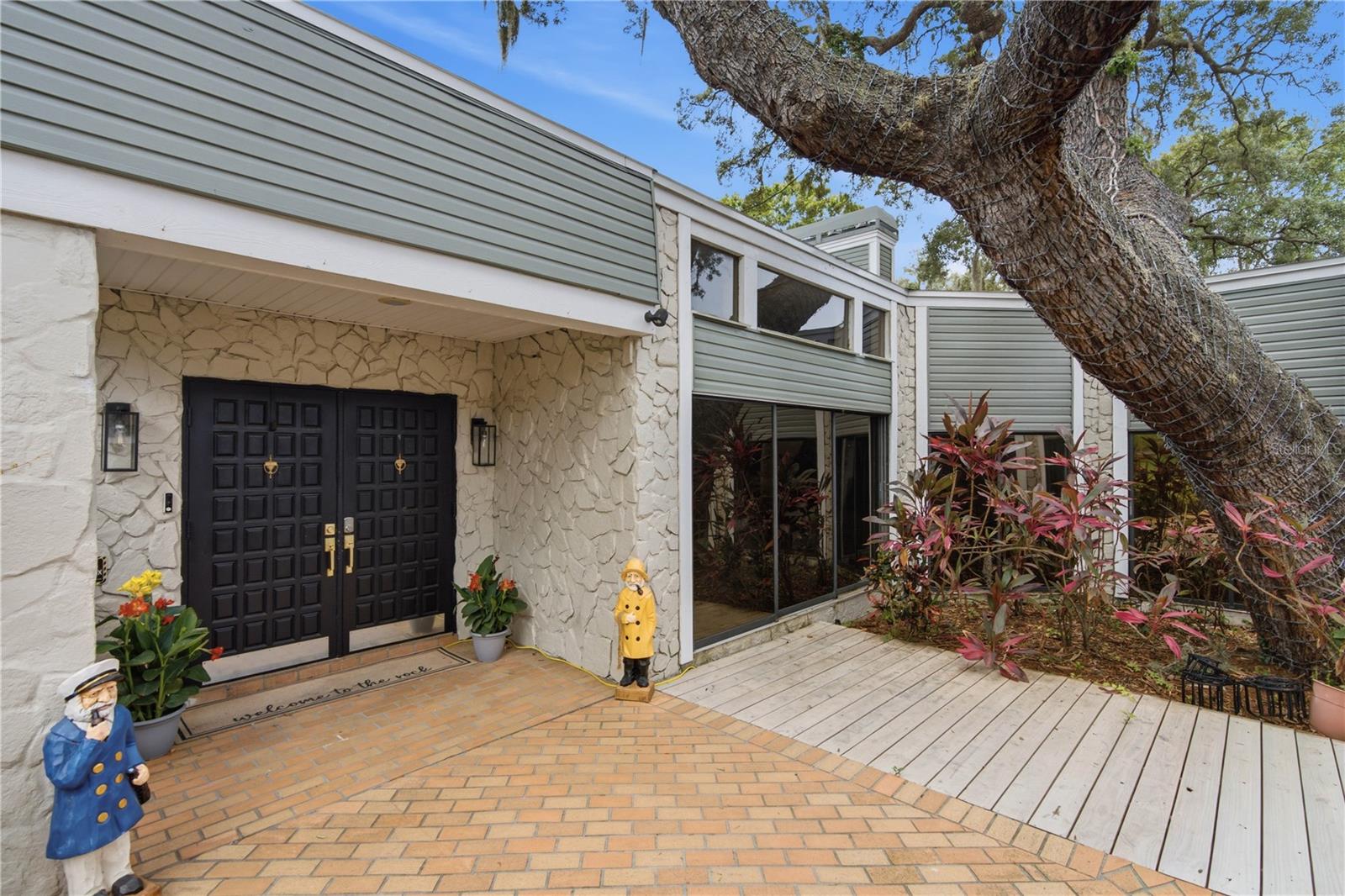 2860 Briarwood Ln, Palm Harbor, FL 34683 photo