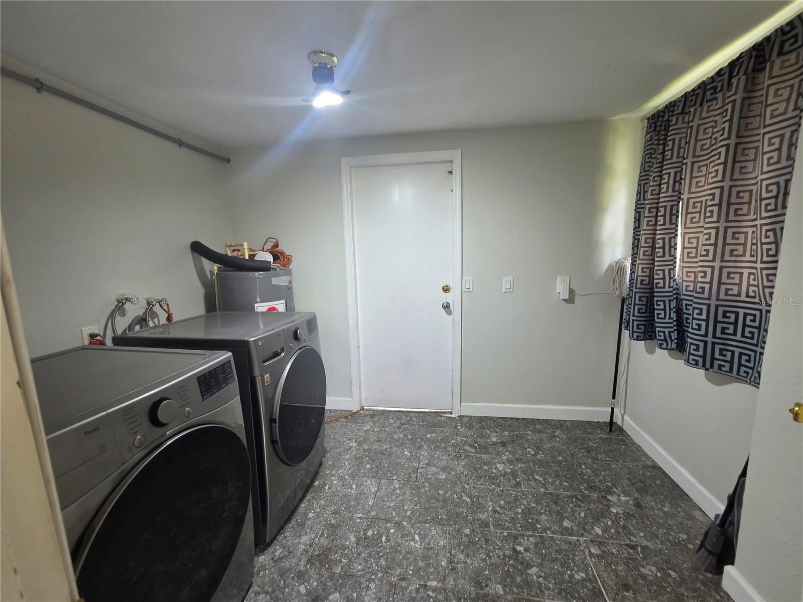 916 E 123 Ave, Tampa, FL 33612 photo