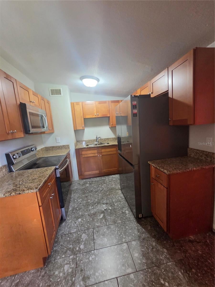 916 E 123 Ave, Tampa, FL 33612 photo