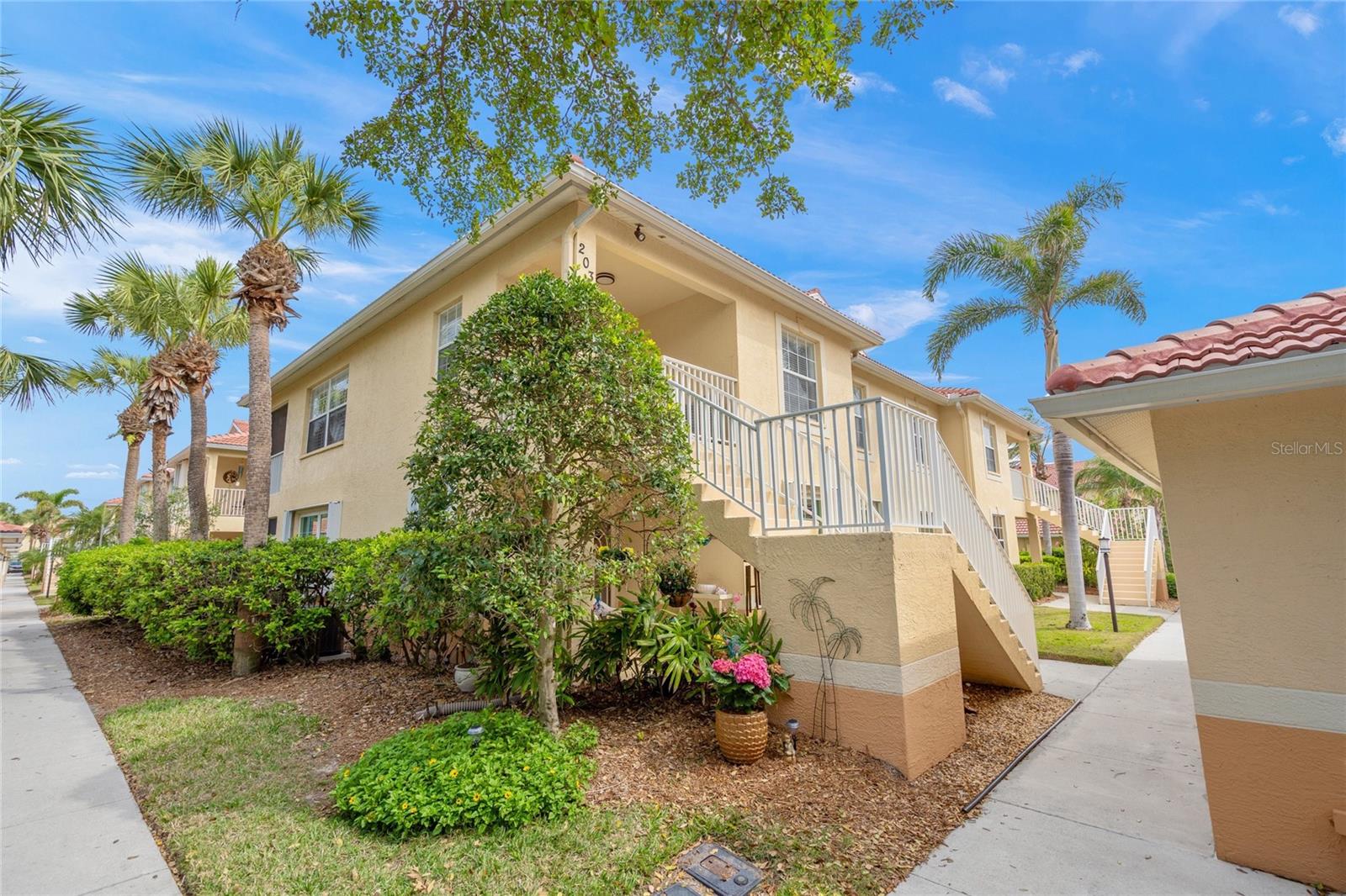 203 Casa De Lago Way, Venice, FL 34292