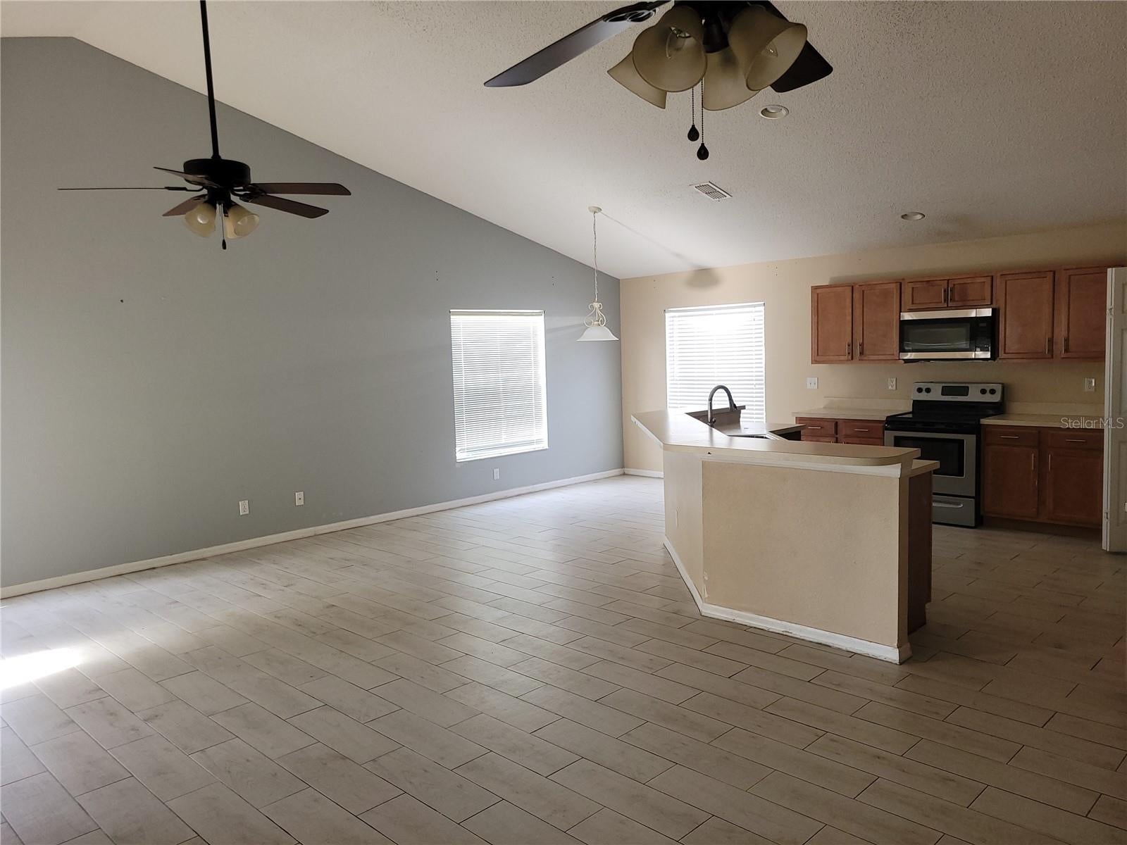 1142 Bluegrass Dr, Groveland, FL 34736 photo
