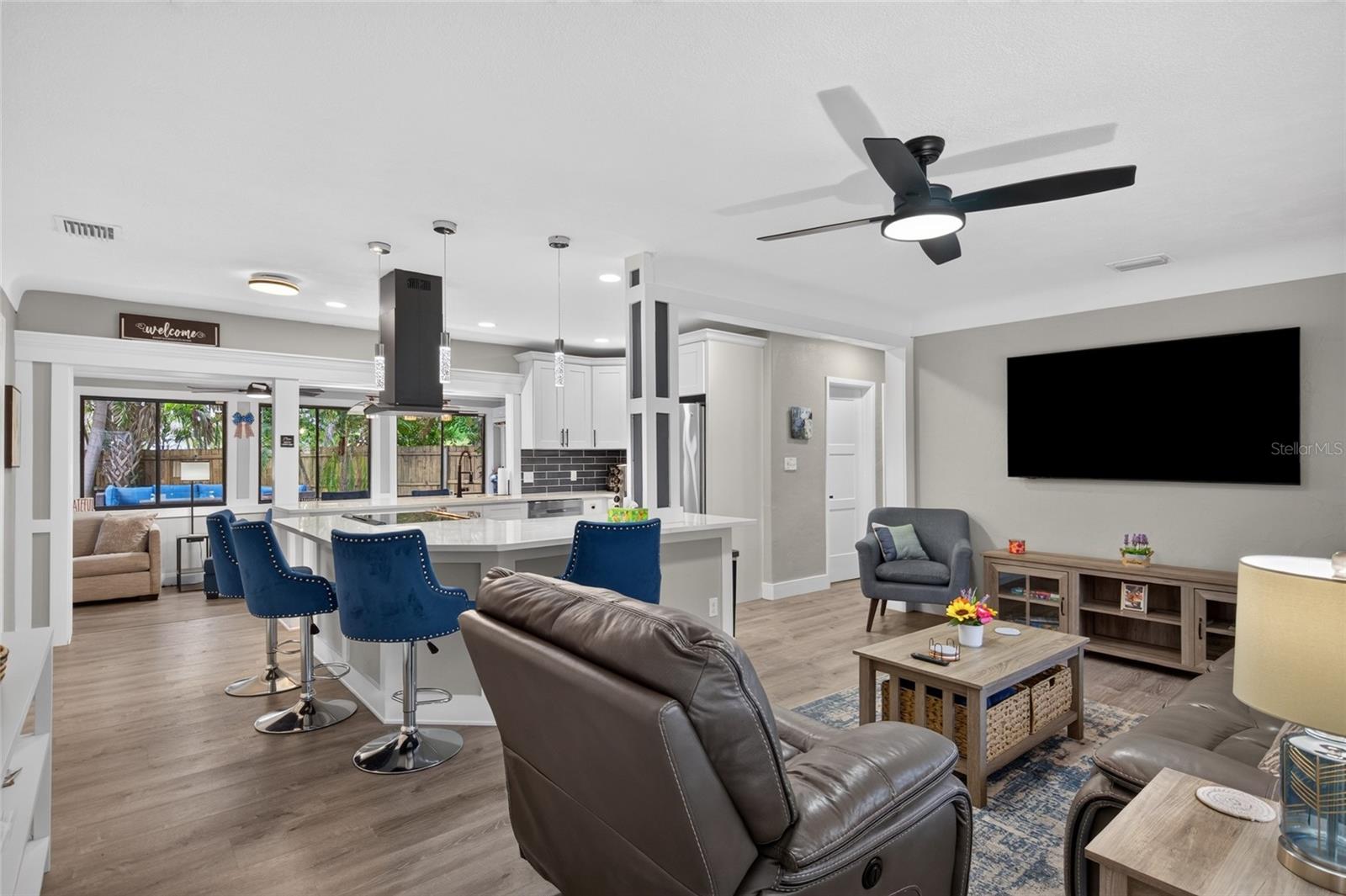 2901 70 St, Saint Petersburg, FL 33710 photo