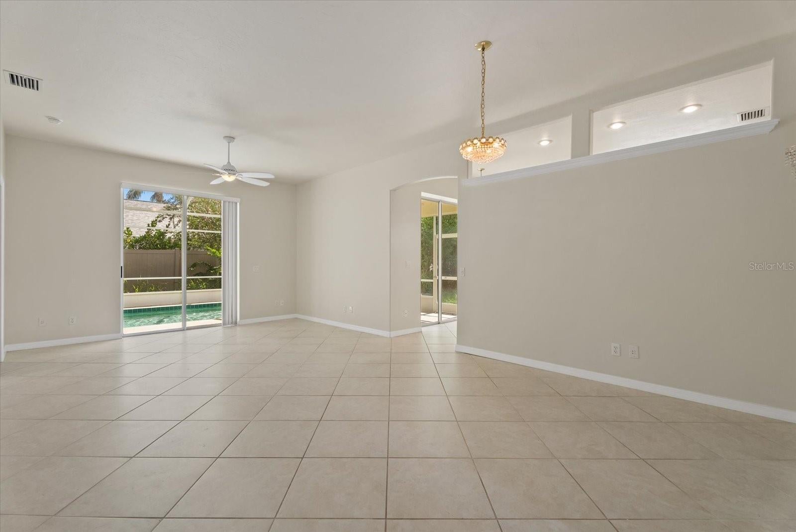 4350 Beekman Pl #108, Sarasota, FL 34235 photo