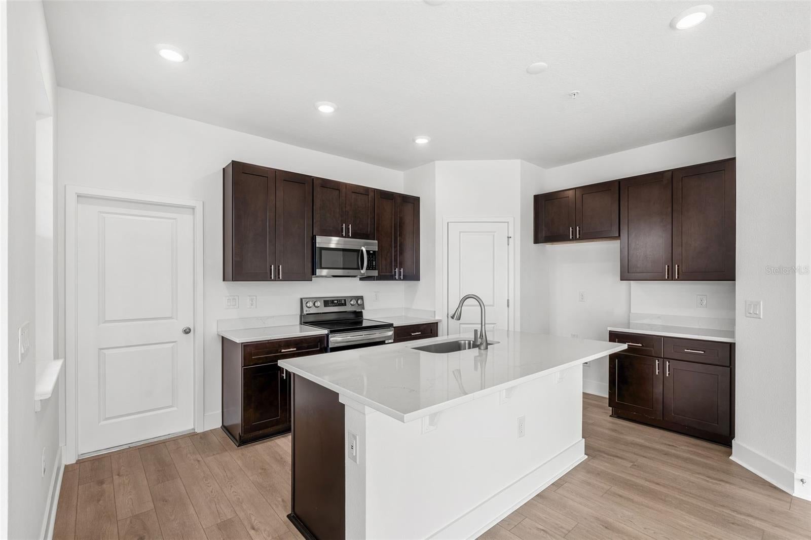 2462 Magnolia Reserve Rd, Ocoee, FL 34761 photo