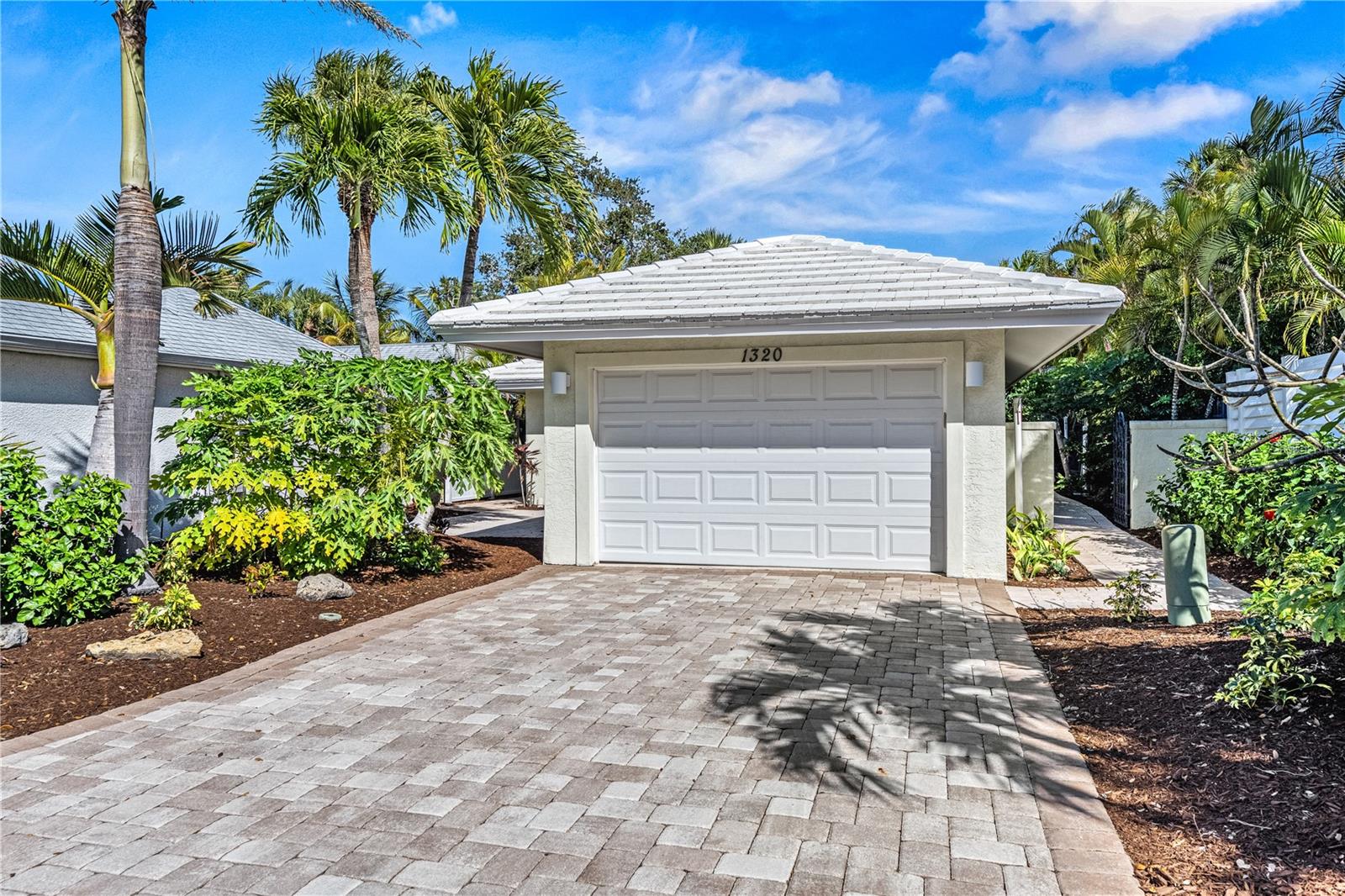1320 Moonmist Dr #B 11, Sarasota, FL 34242 photo